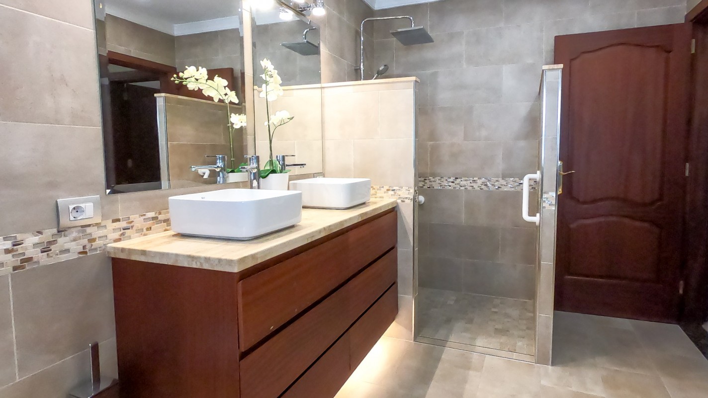 - Puerto Calero - Roper Properties