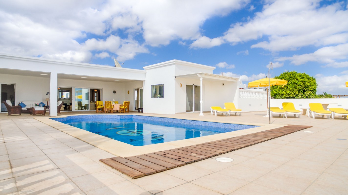 - Puerto Calero - Roper Properties