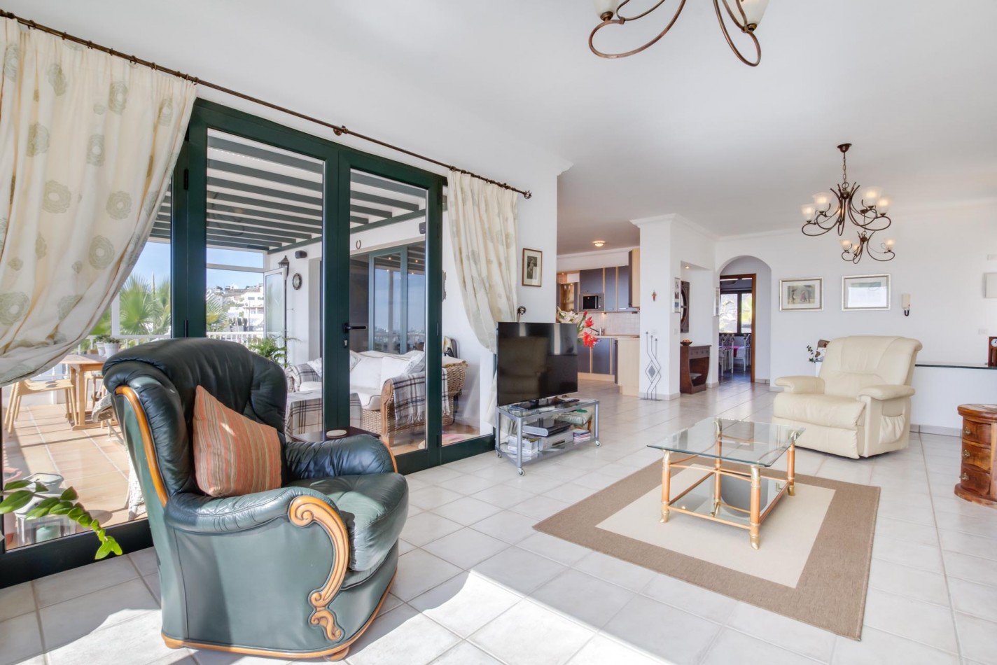 - Tías - Roper Properties