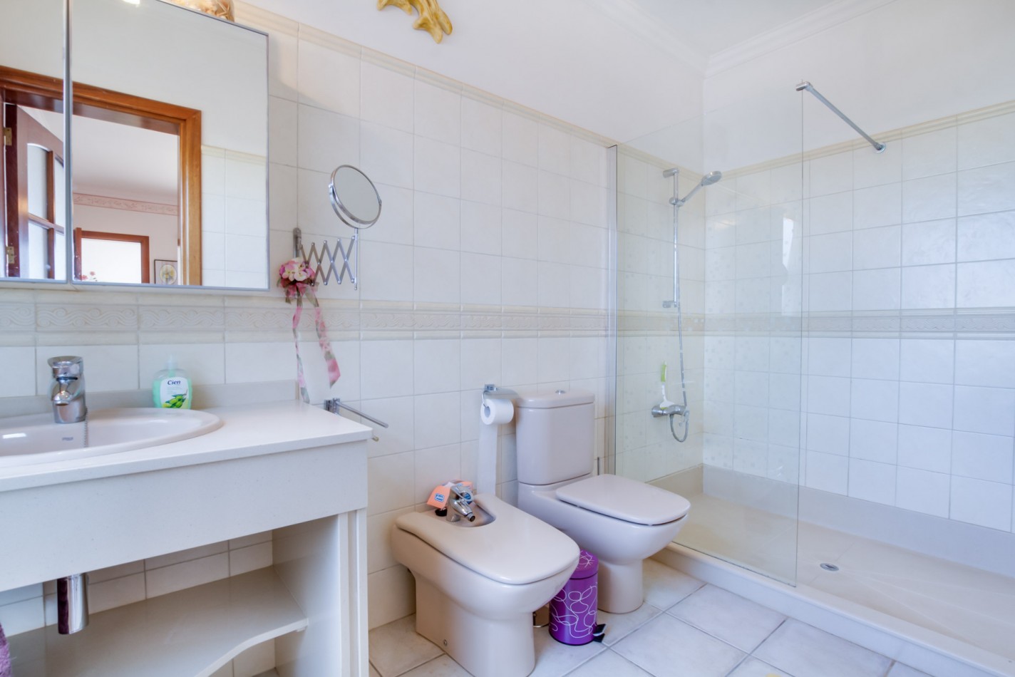 - Tías - Roper Properties