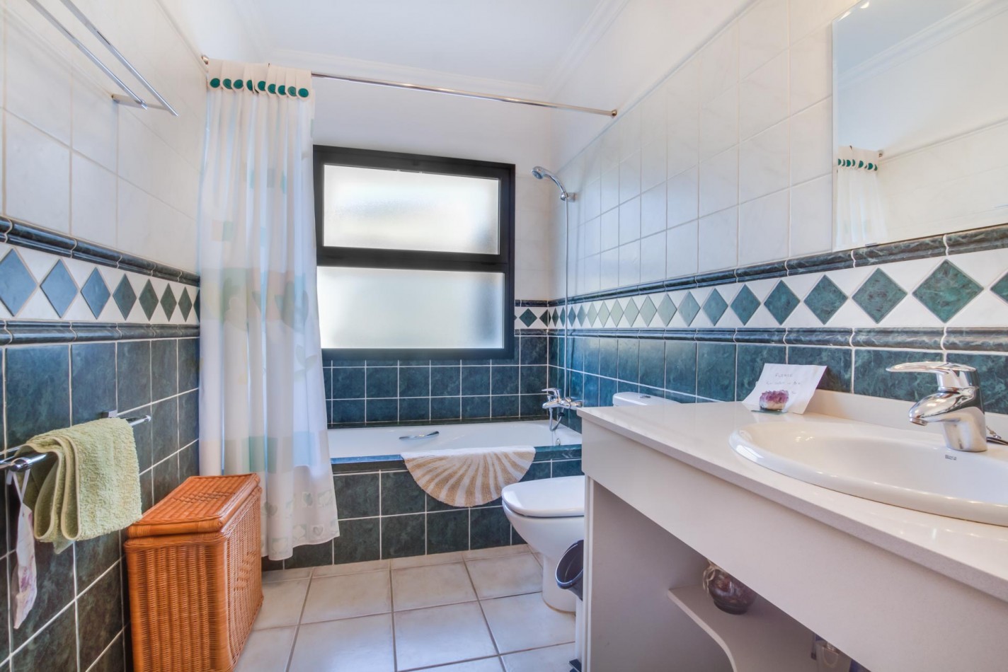 - Tías - Roper Properties