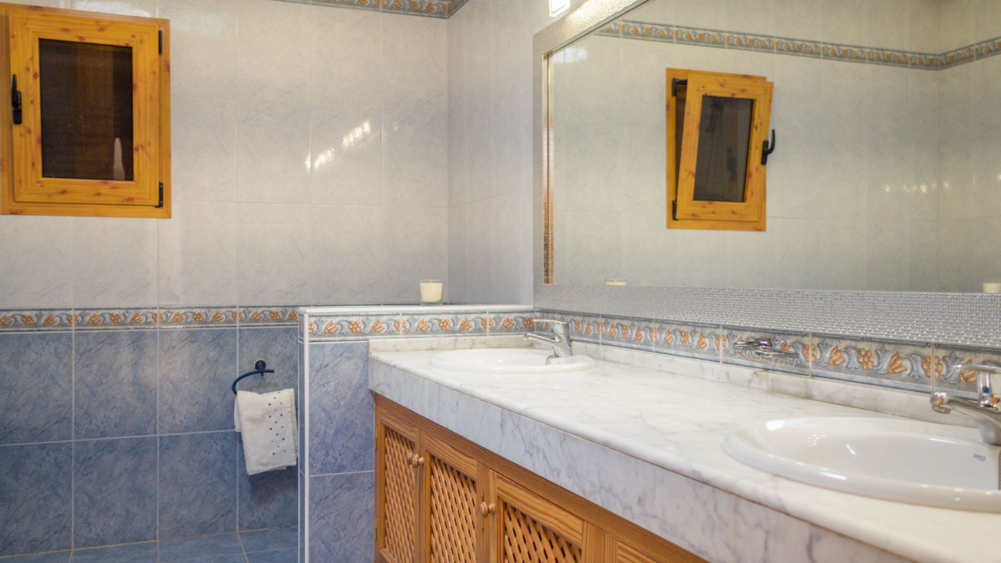 - Playa Blanca - Roper Properties