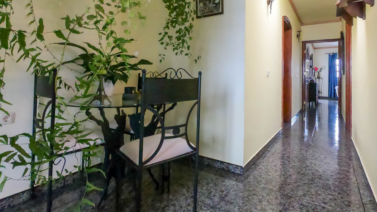 - Los Valles - Roper Properties