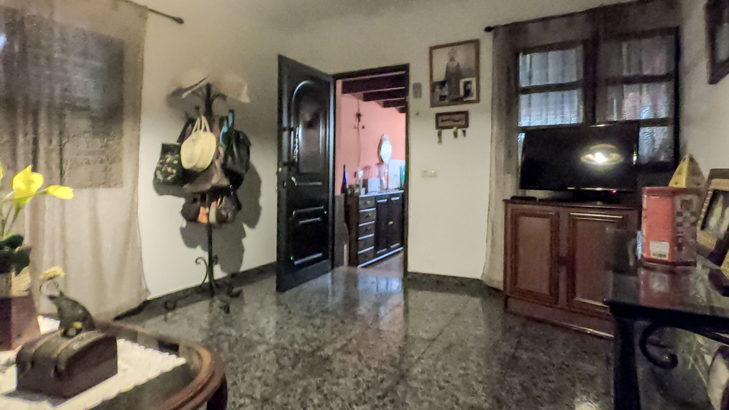 - Los Valles - Roper Properties