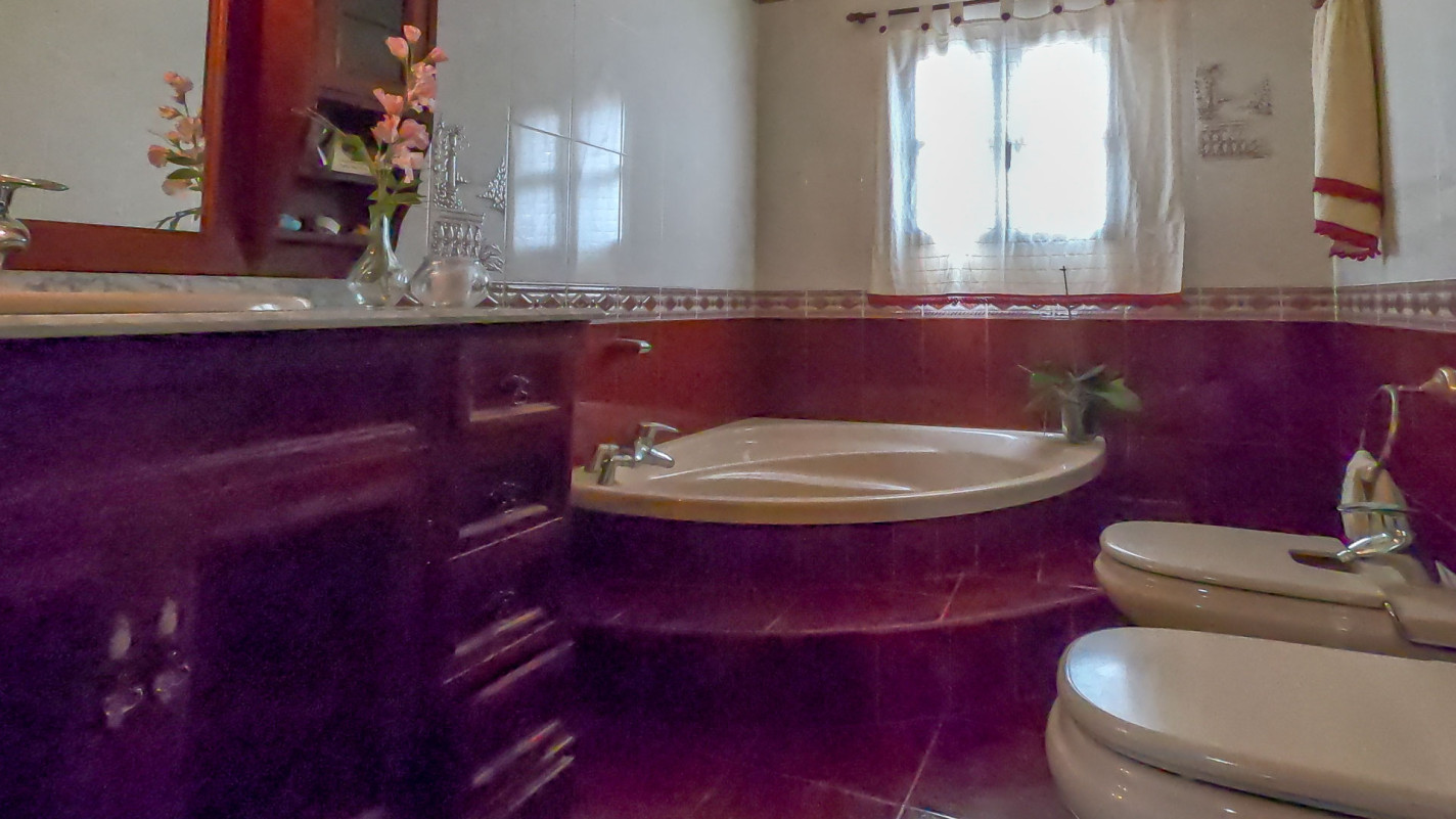 - Los Valles - Roper Properties