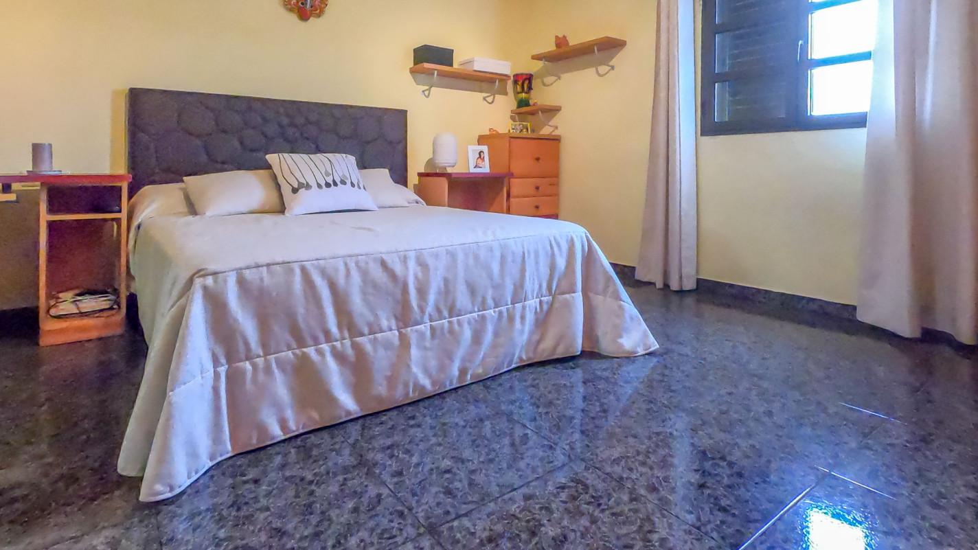 - Los Valles - Roper Properties