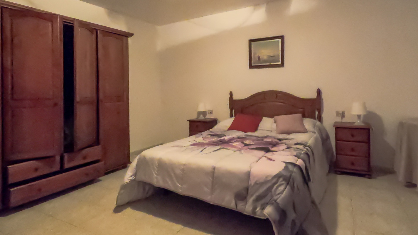 - Los Valles - Roper Properties