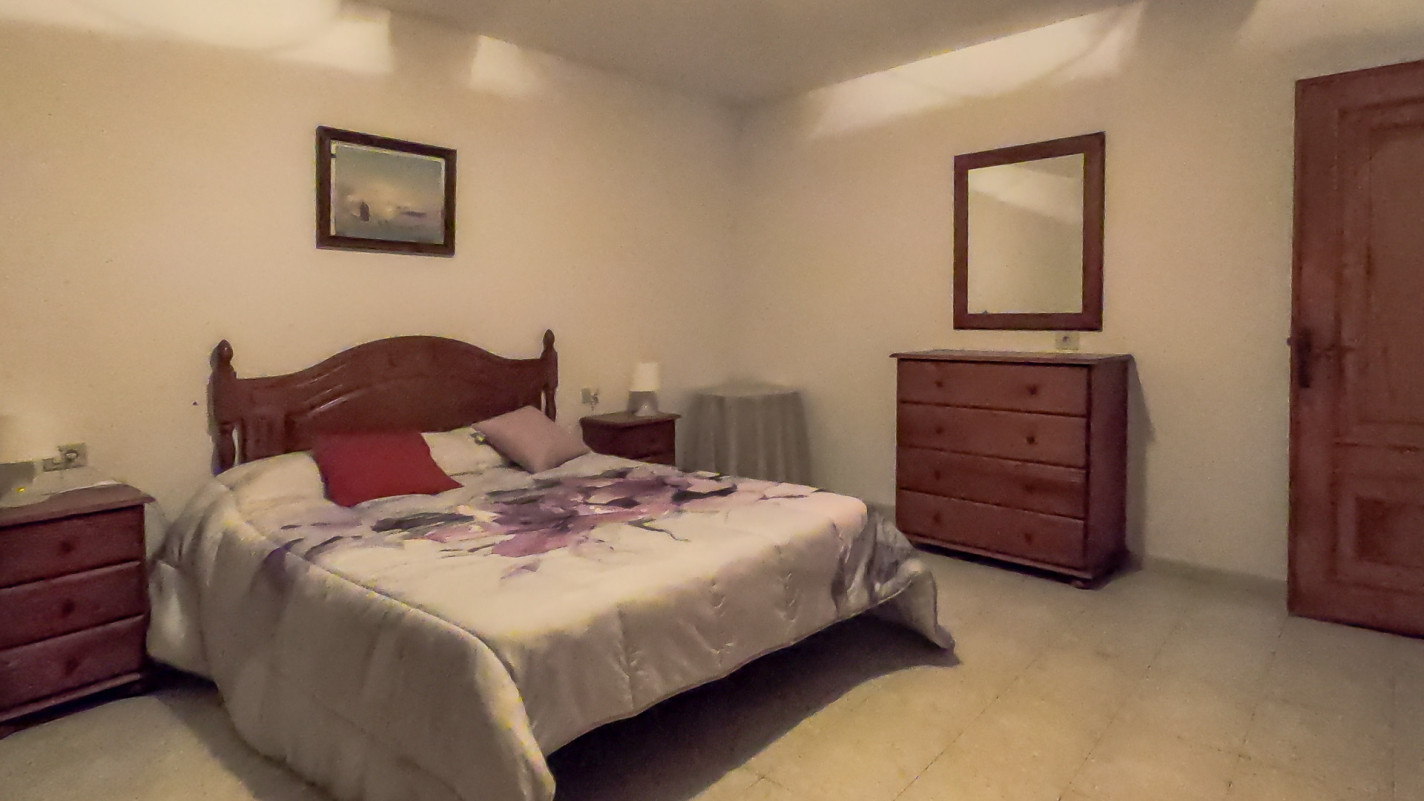 - Los Valles - Roper Properties