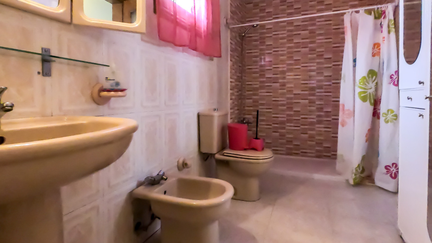 - Los Valles - Roper Properties