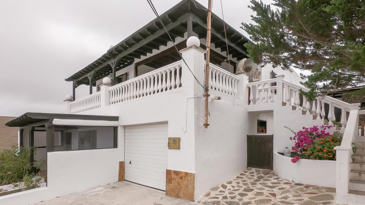 - Los Valles - Roper Properties