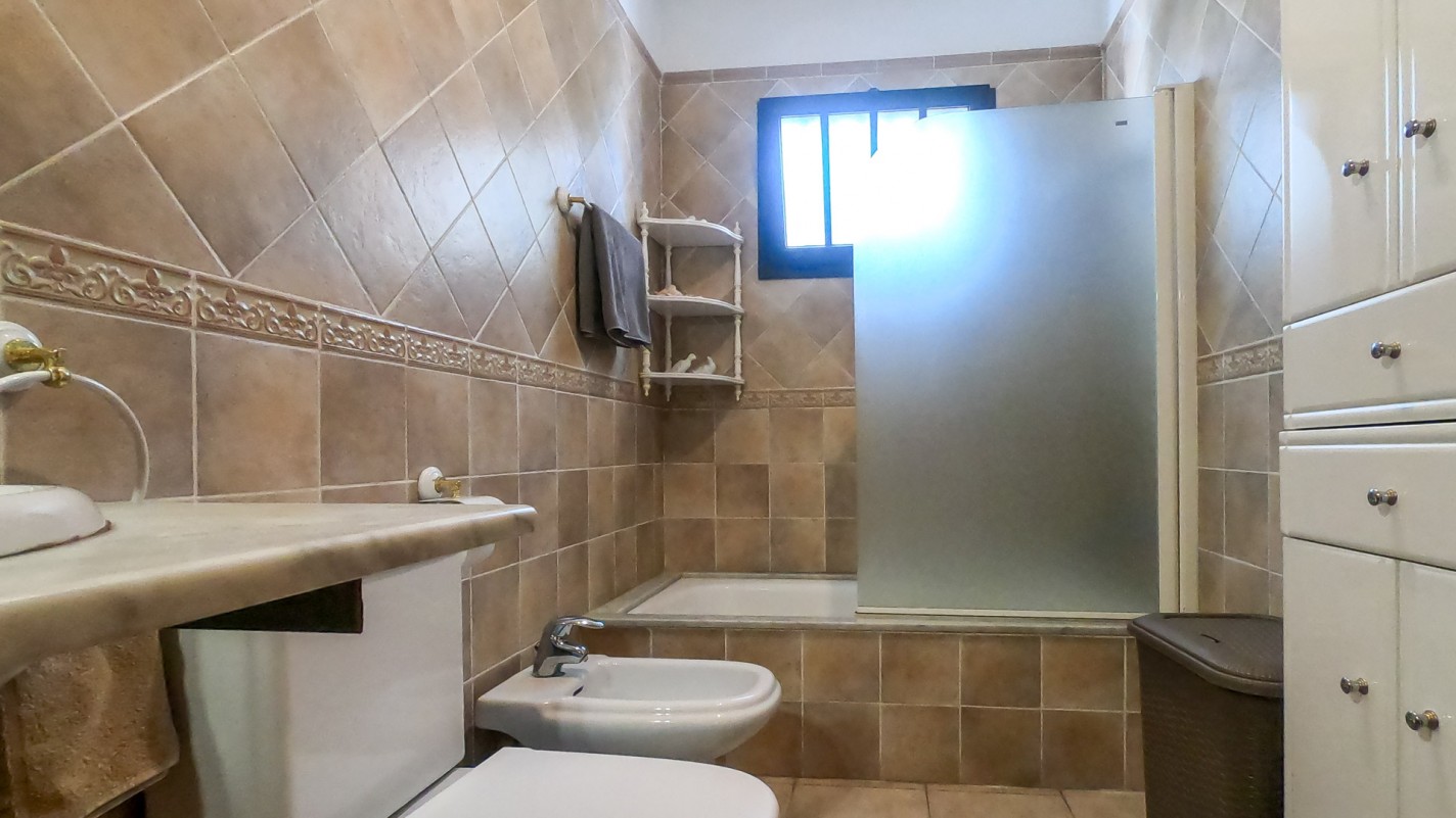 - Tías - Roper Properties