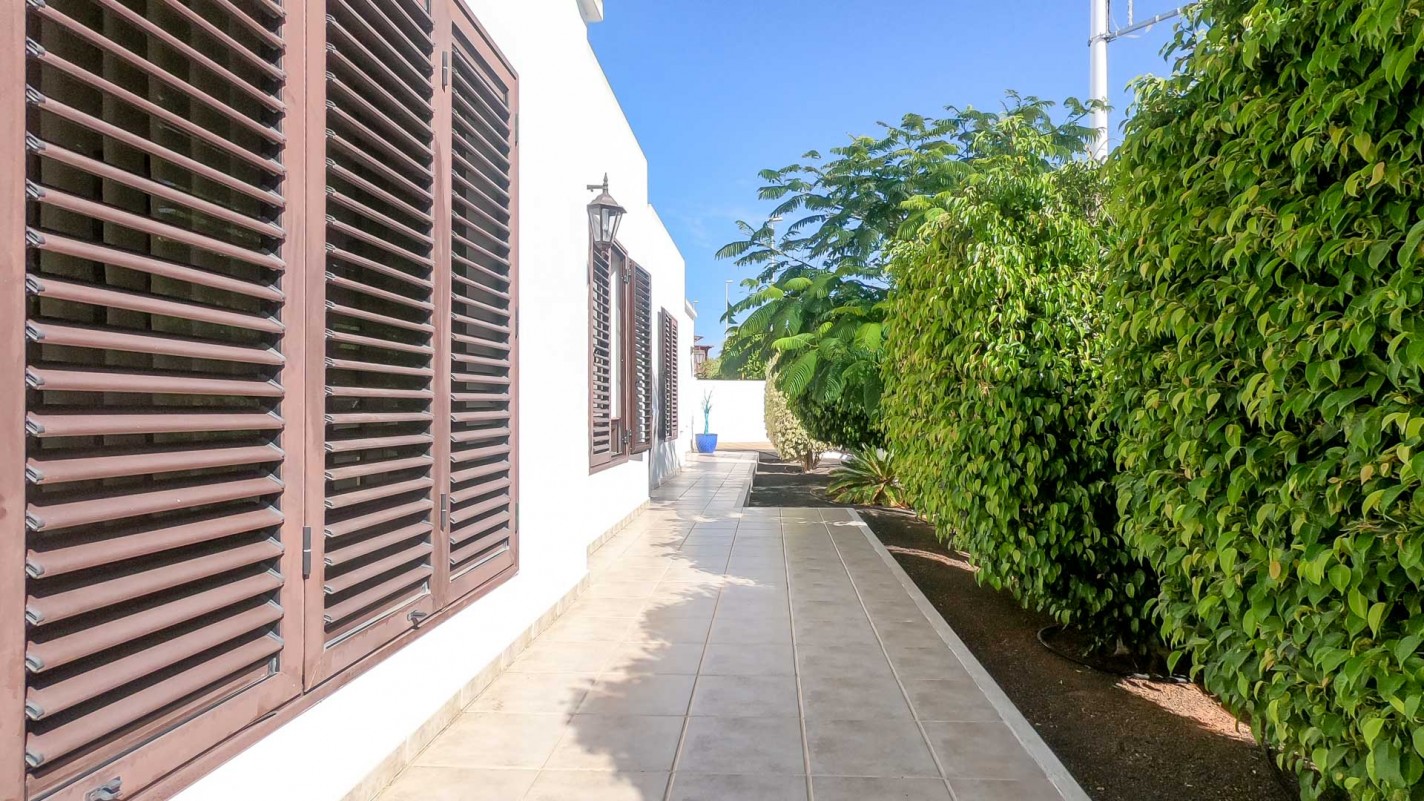 - Tías - Roper Properties