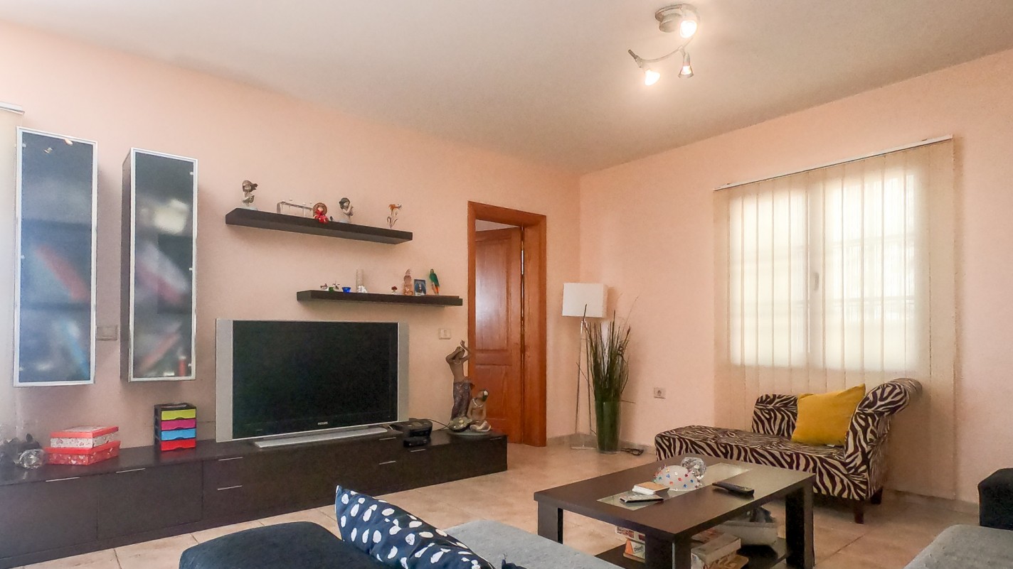 - Tías - Roper Properties
