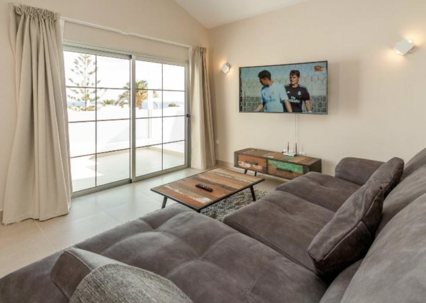 - Puerto Del Carmen - Roper Properties