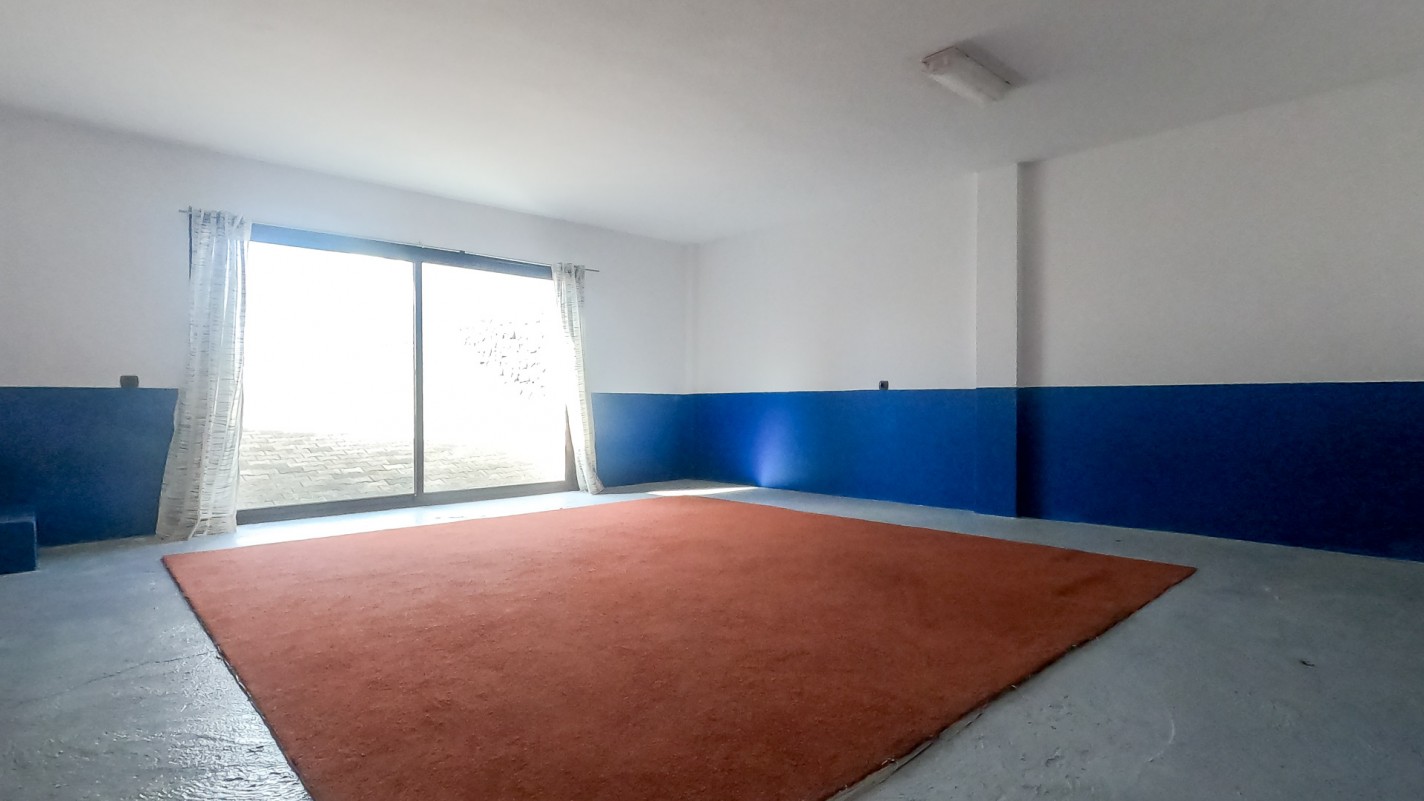 - Tias - Roper Properties
