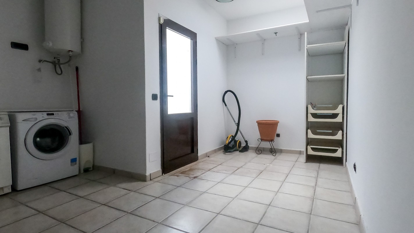 - Tias - Roper Properties