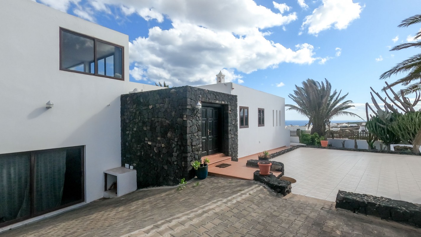 - Tias - Roper Properties