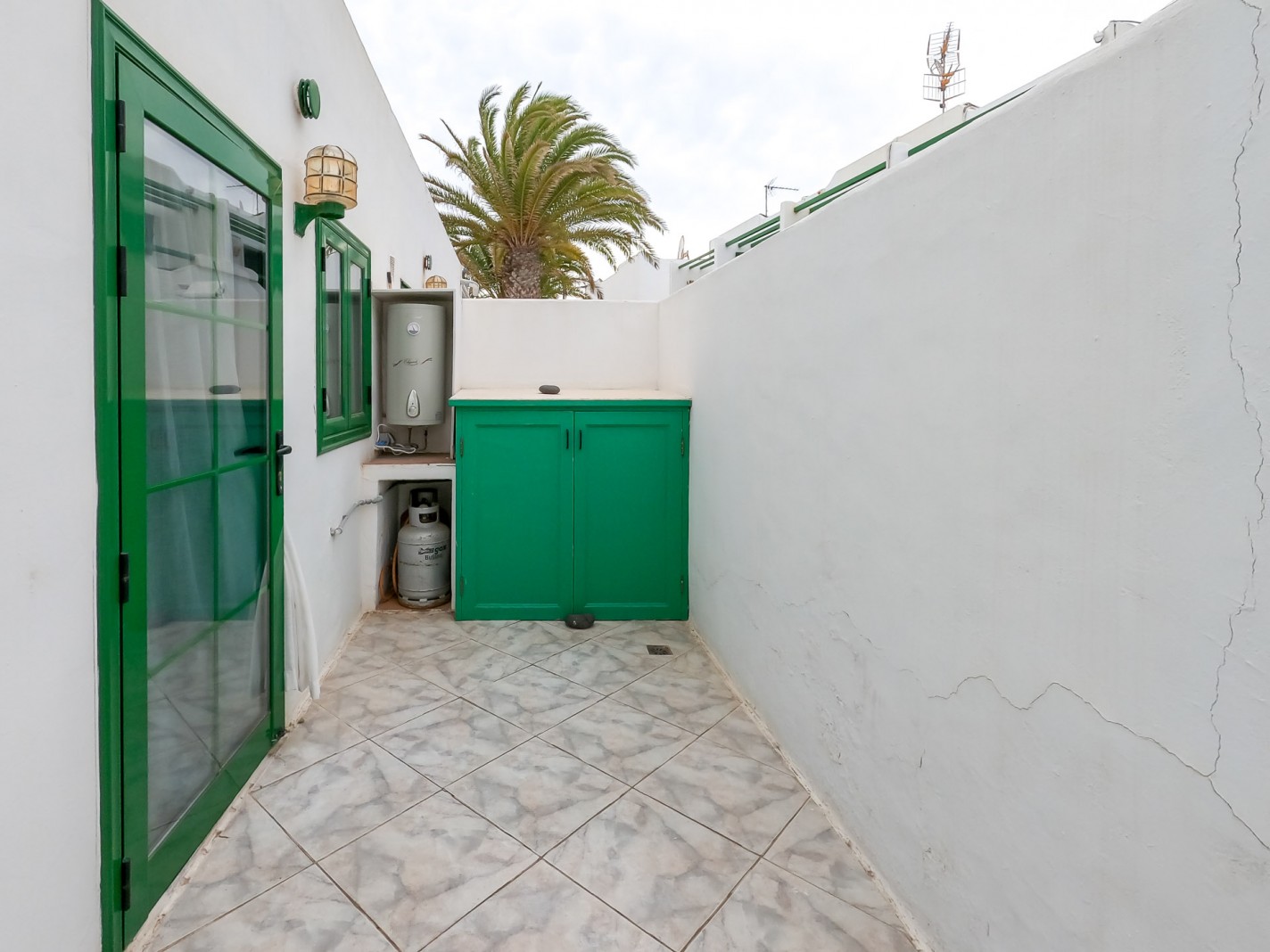 Palmeras Beach - Puerto Del Carmen - Roper Properties