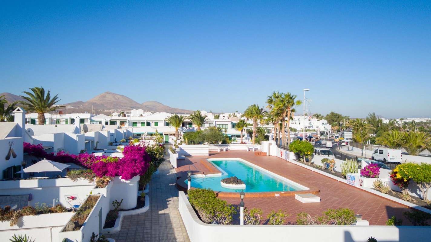 Palmeras Beach - Puerto Del Carmen - Roper Properties