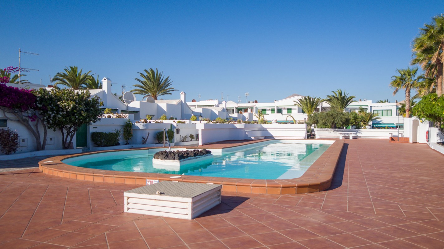 Palmeras Beach - Puerto Del Carmen - Roper Properties