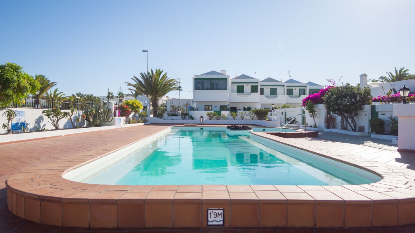 Palmeras Beach - Puerto Del Carmen - Roper Properties
