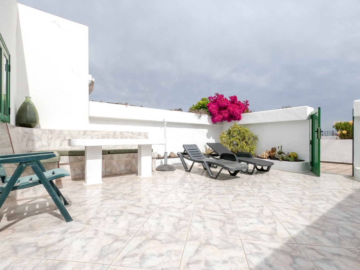 Palmeras Beach - Puerto Del Carmen - Roper Properties