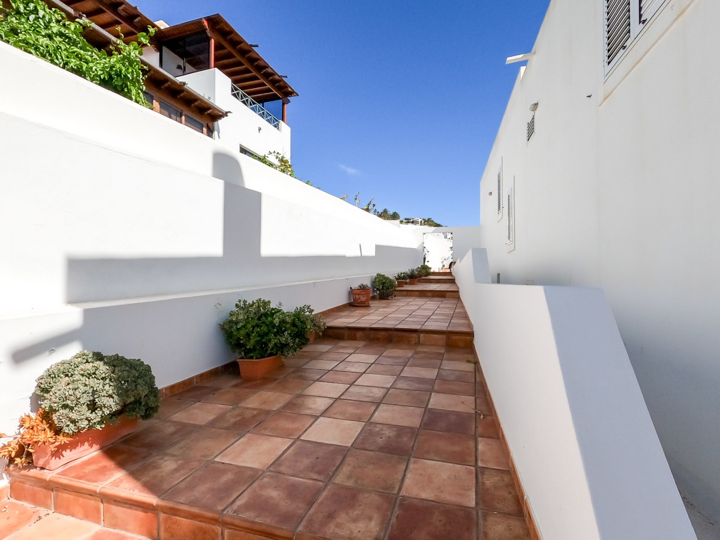- Nazaret - Roper Properties