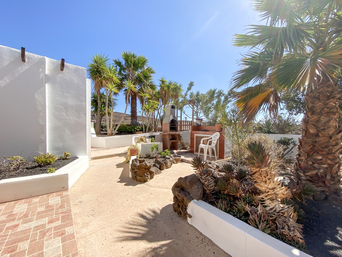 - Las Brenas - Roper Properties
