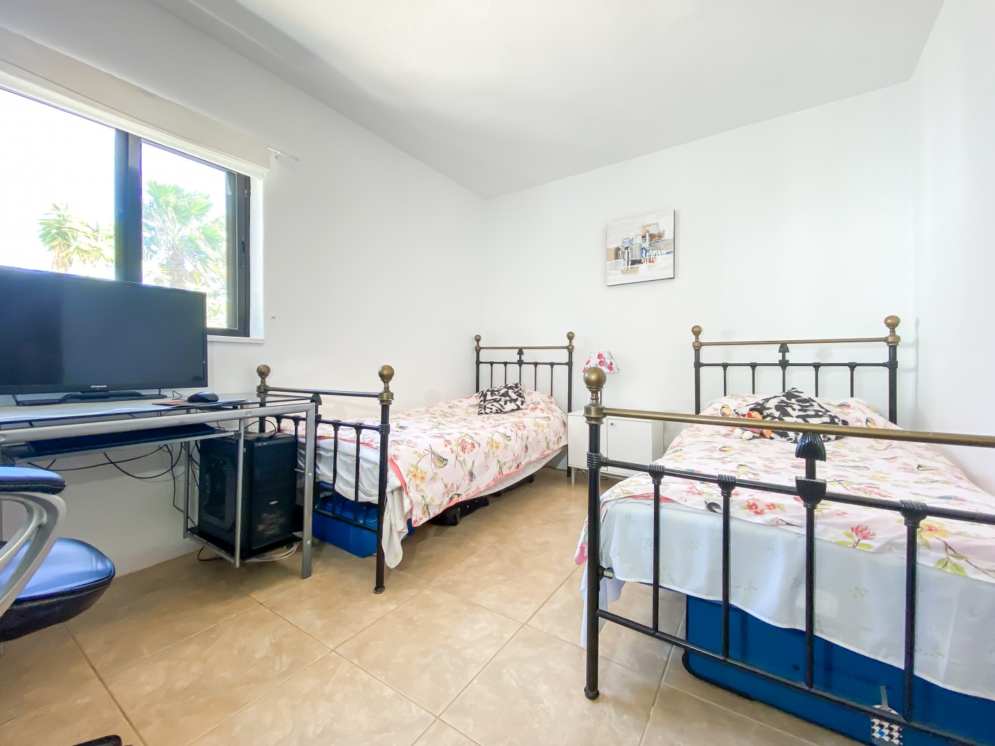 - Las Brenas - Roper Properties