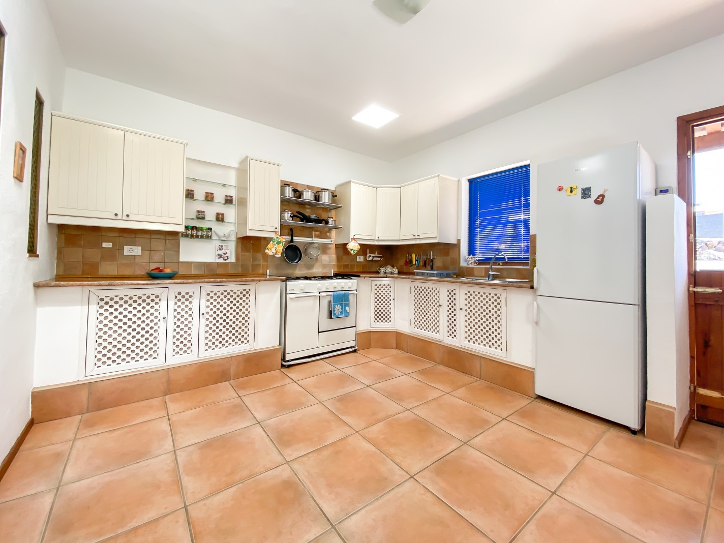 - Las Brenas - Roper Properties