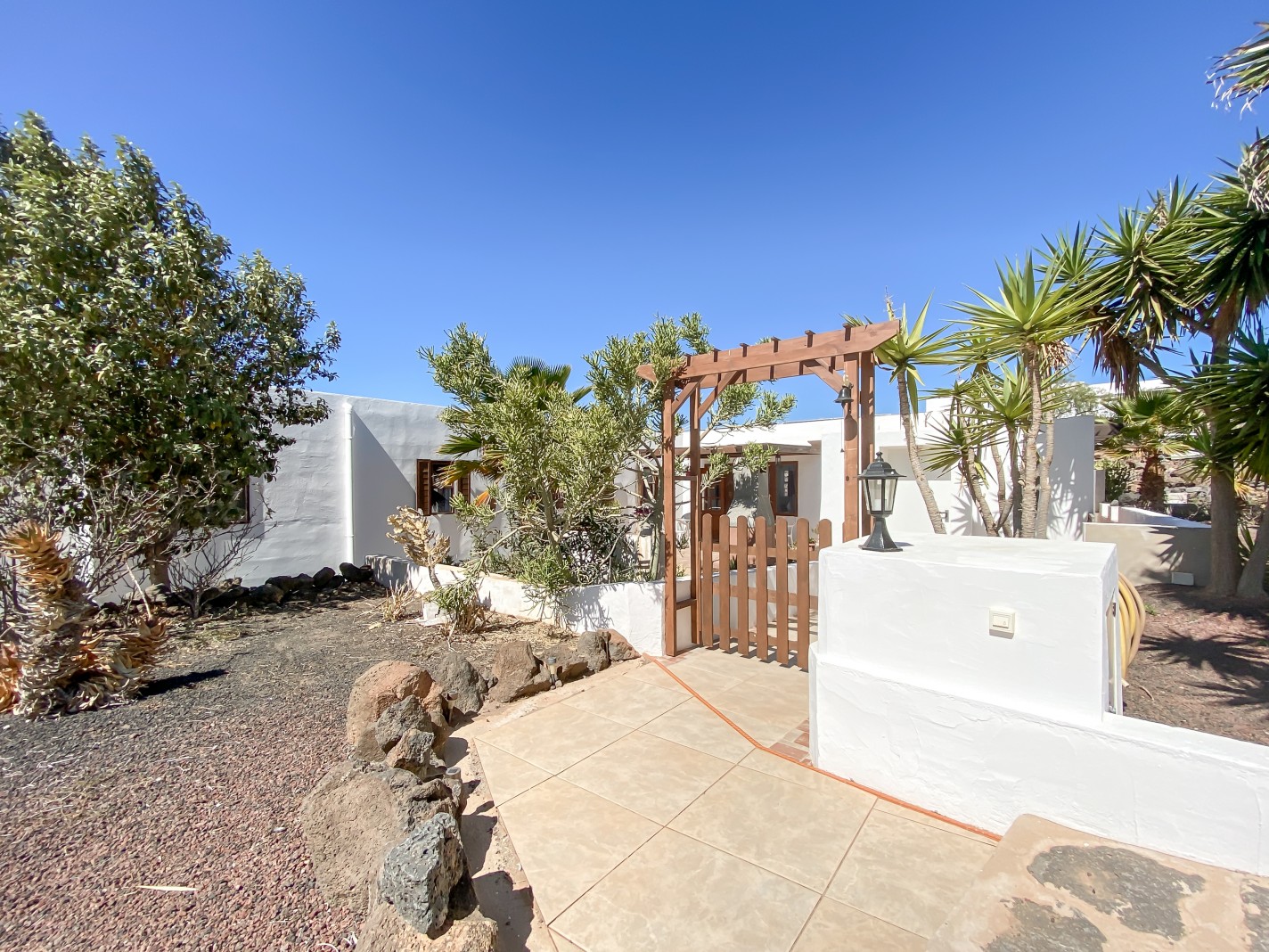 - Las Brenas - Roper Properties