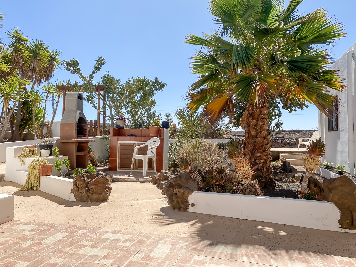 - Las Brenas - Roper Properties