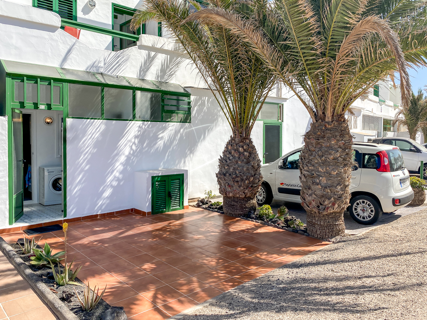 Palmeras Beach - Puerto Del Carmen - Roper Properties