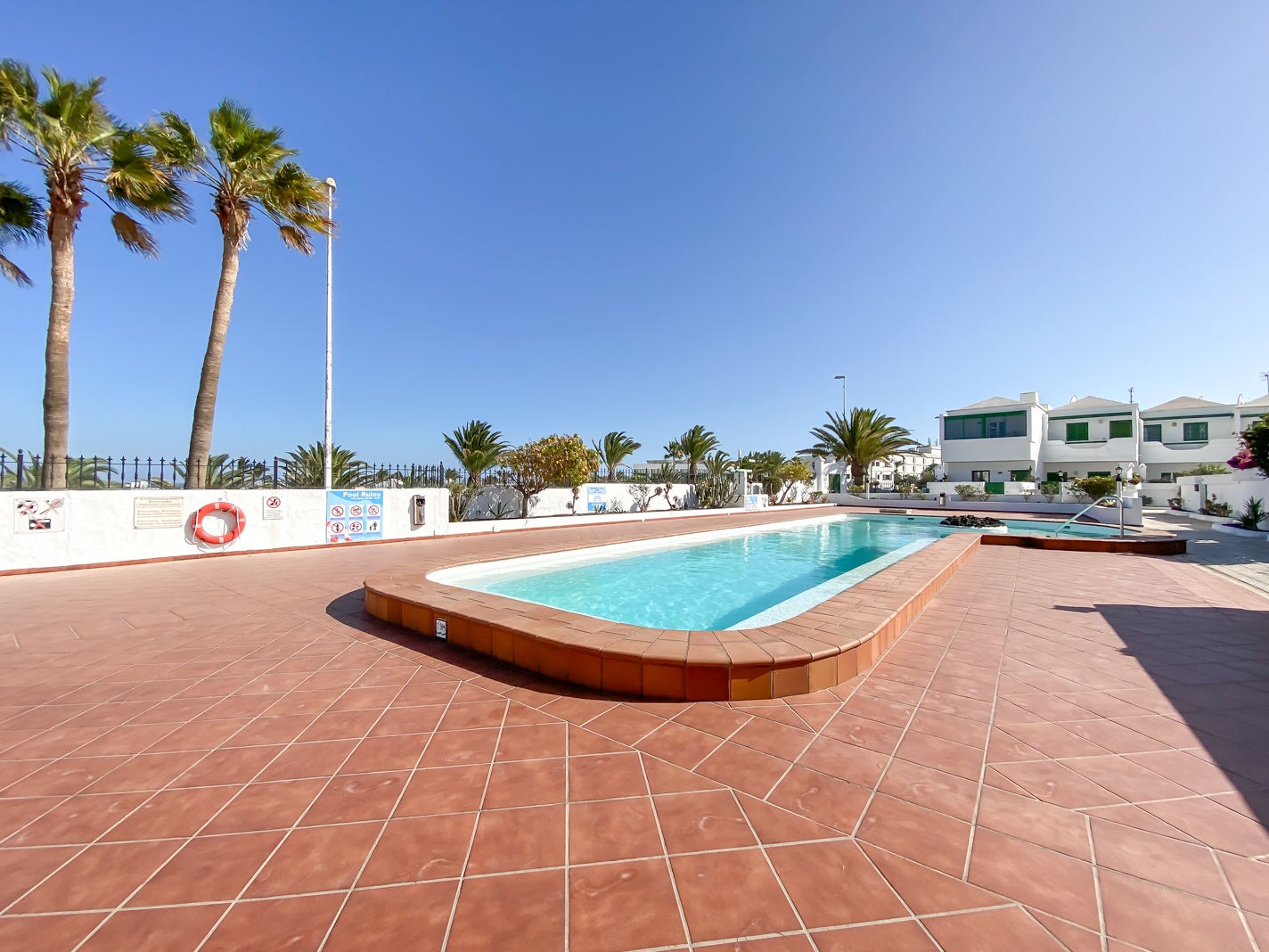 Palmeras Beach - Puerto Del Carmen - Roper Properties