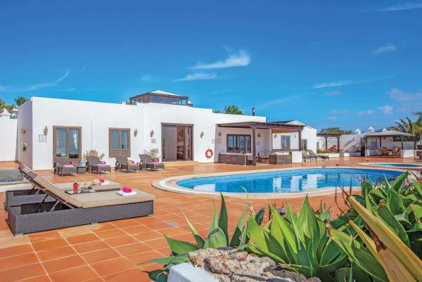 5 Bedroom  House / Villa 2