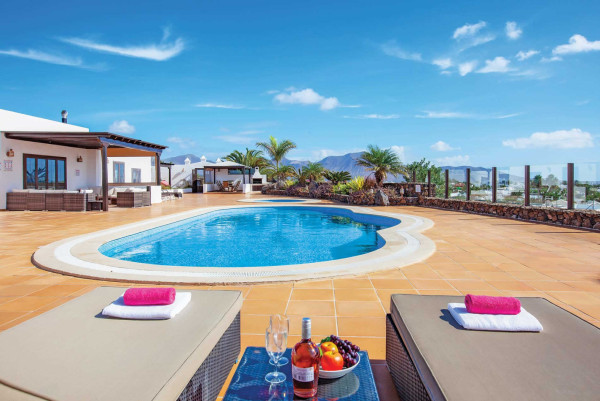5 Bedroom  House / Villa 3