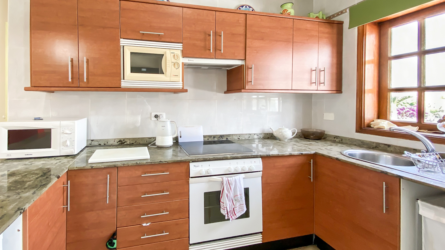 Oasis San Antonio - Puerto Del Carmen - Roper Properties