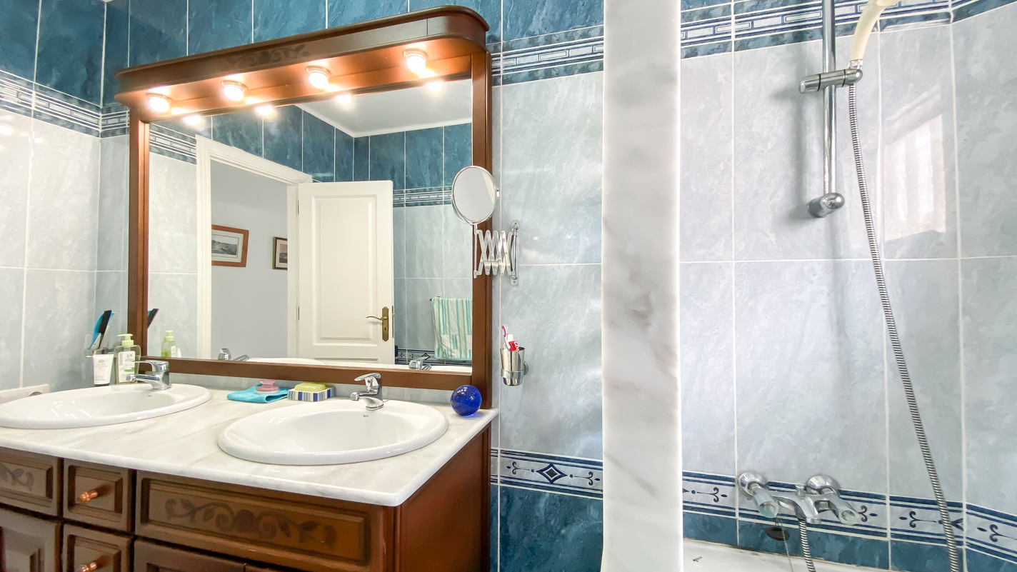 - Tías - Roper Properties