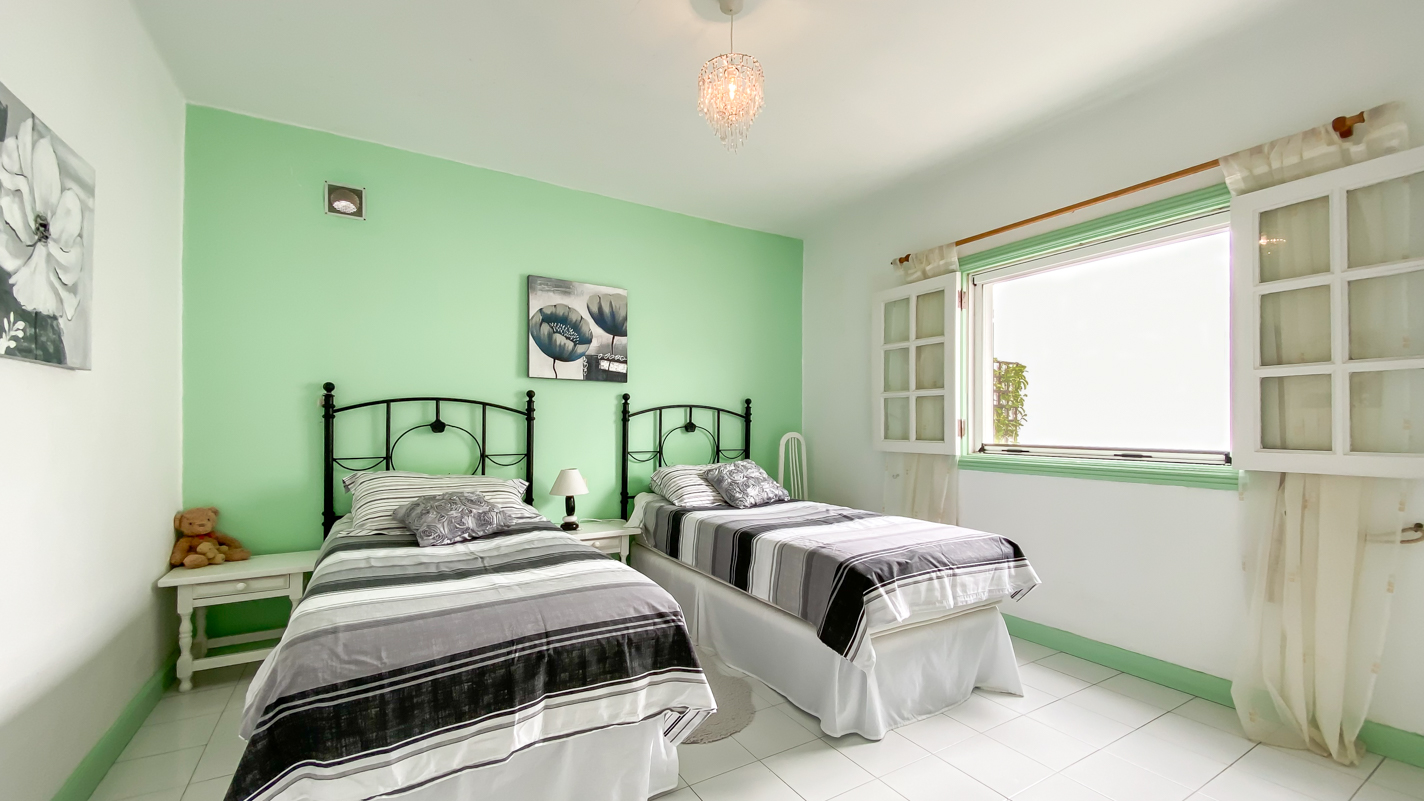 - Tías - Roper Properties