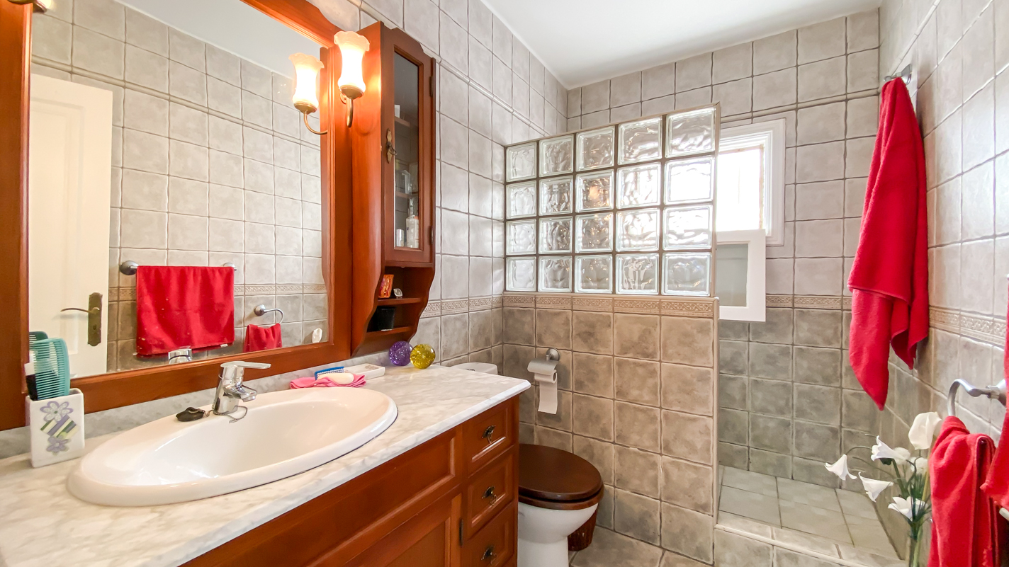 - Tías - Roper Properties