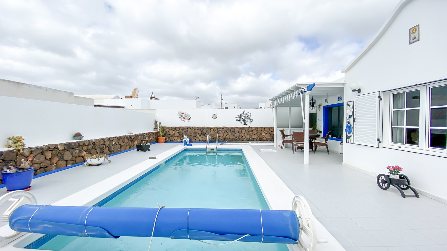 - Tías - Roper Properties