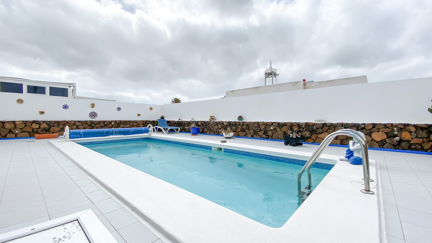 - Tías - Roper Properties