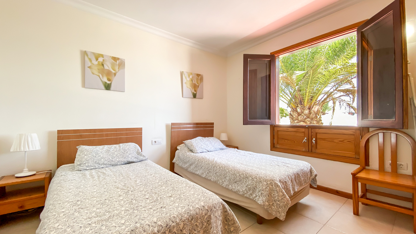 Caleton Blanco - Puerto Del Carmen - Roper Properties