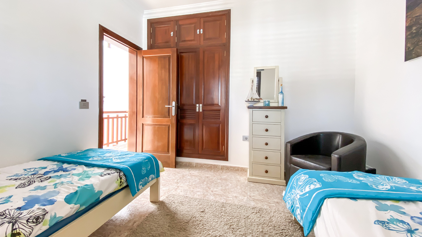 - Puerto Del Carmen - Roper Properties