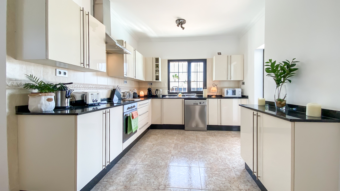 - Puerto Del Carmen - Roper Properties