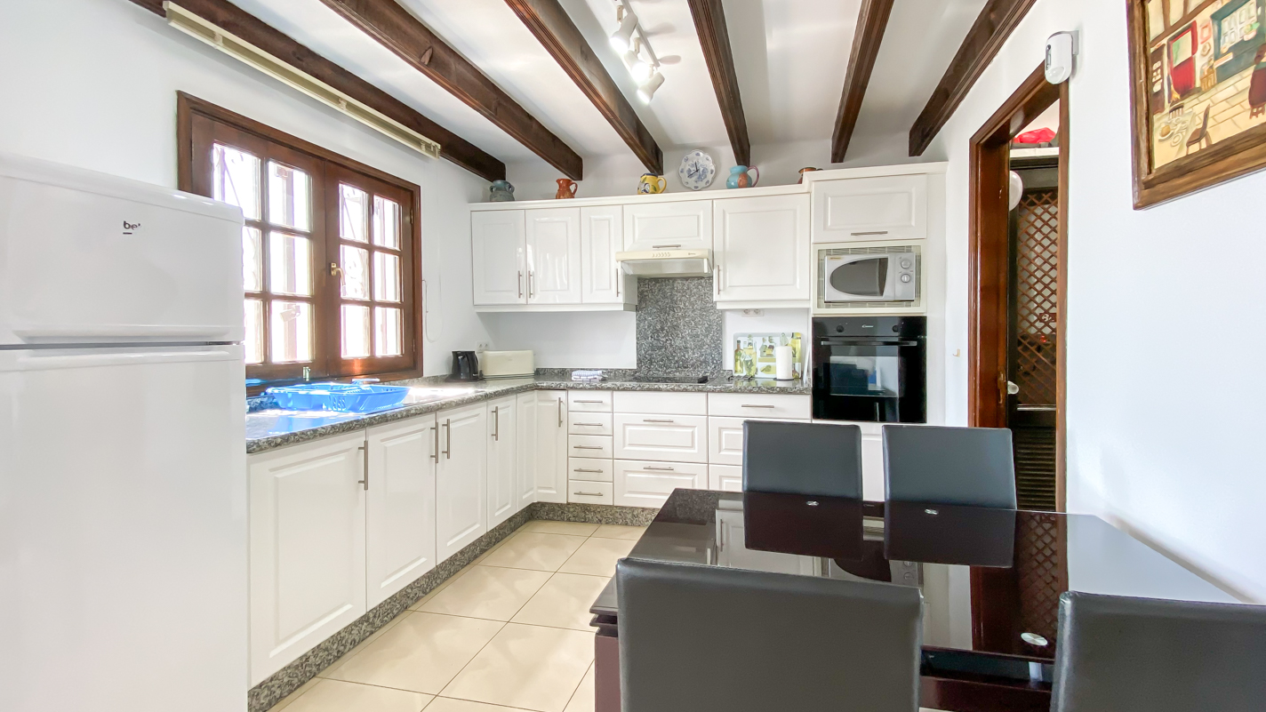 Oasis San Antonio - Puerto Del Carmen - Roper Properties