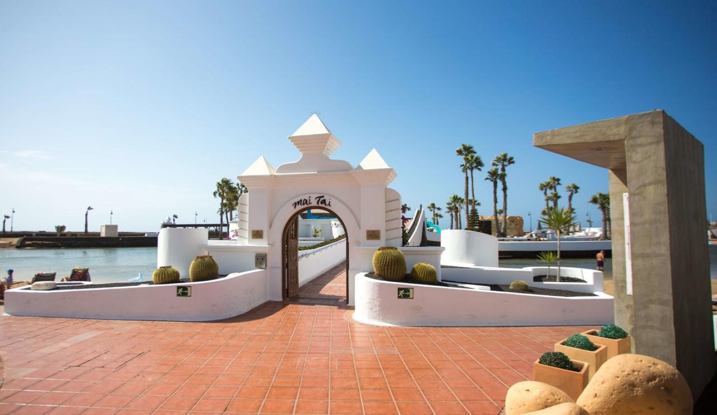 Sands Beach - Costa Teguise - Roper Properties
