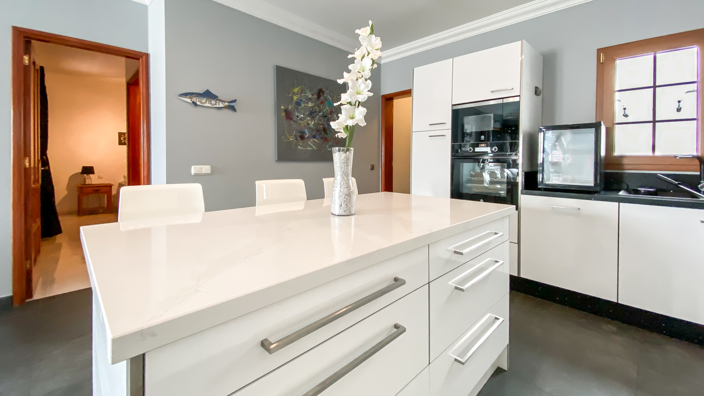 - Puerto Del Carmen - Roper Properties