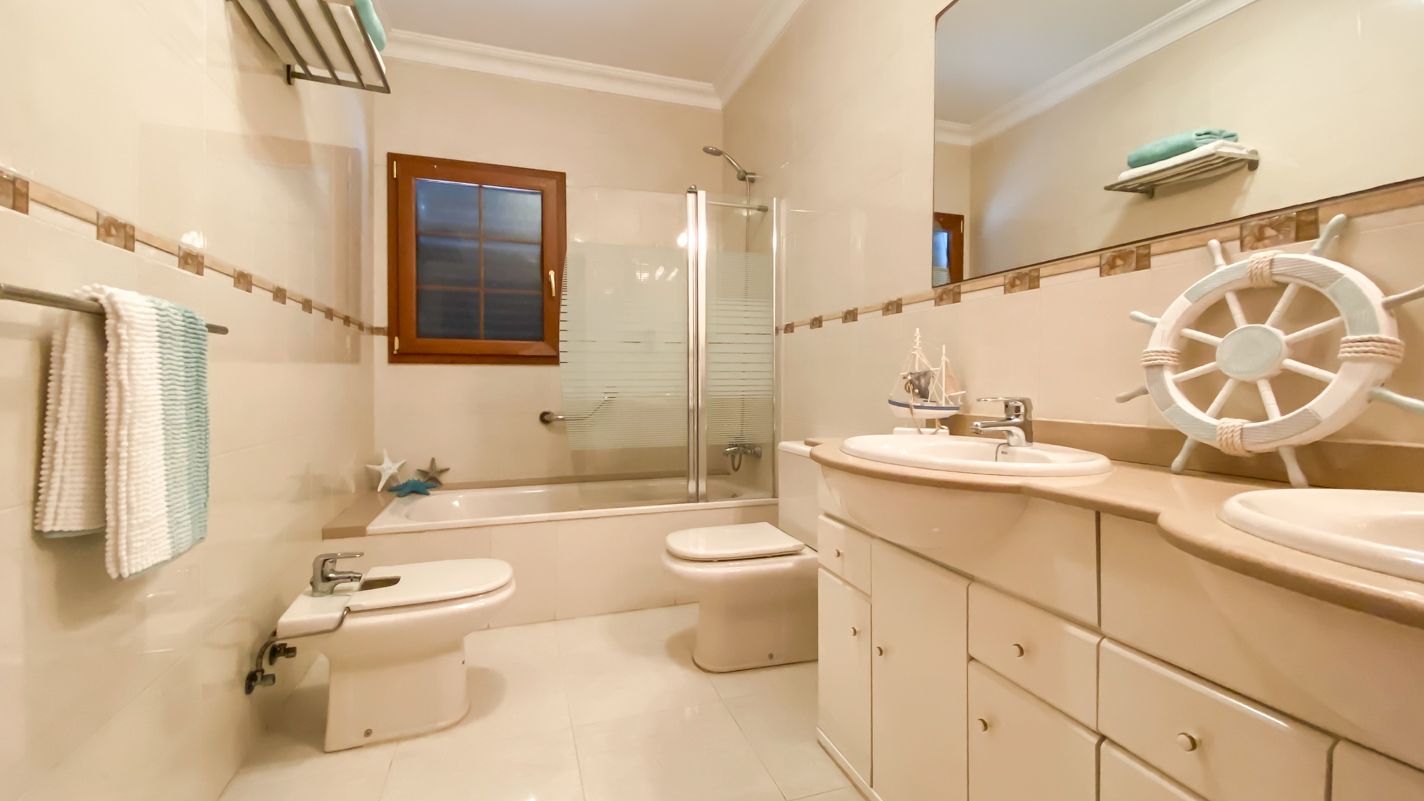 - Puerto Del Carmen - Roper Properties