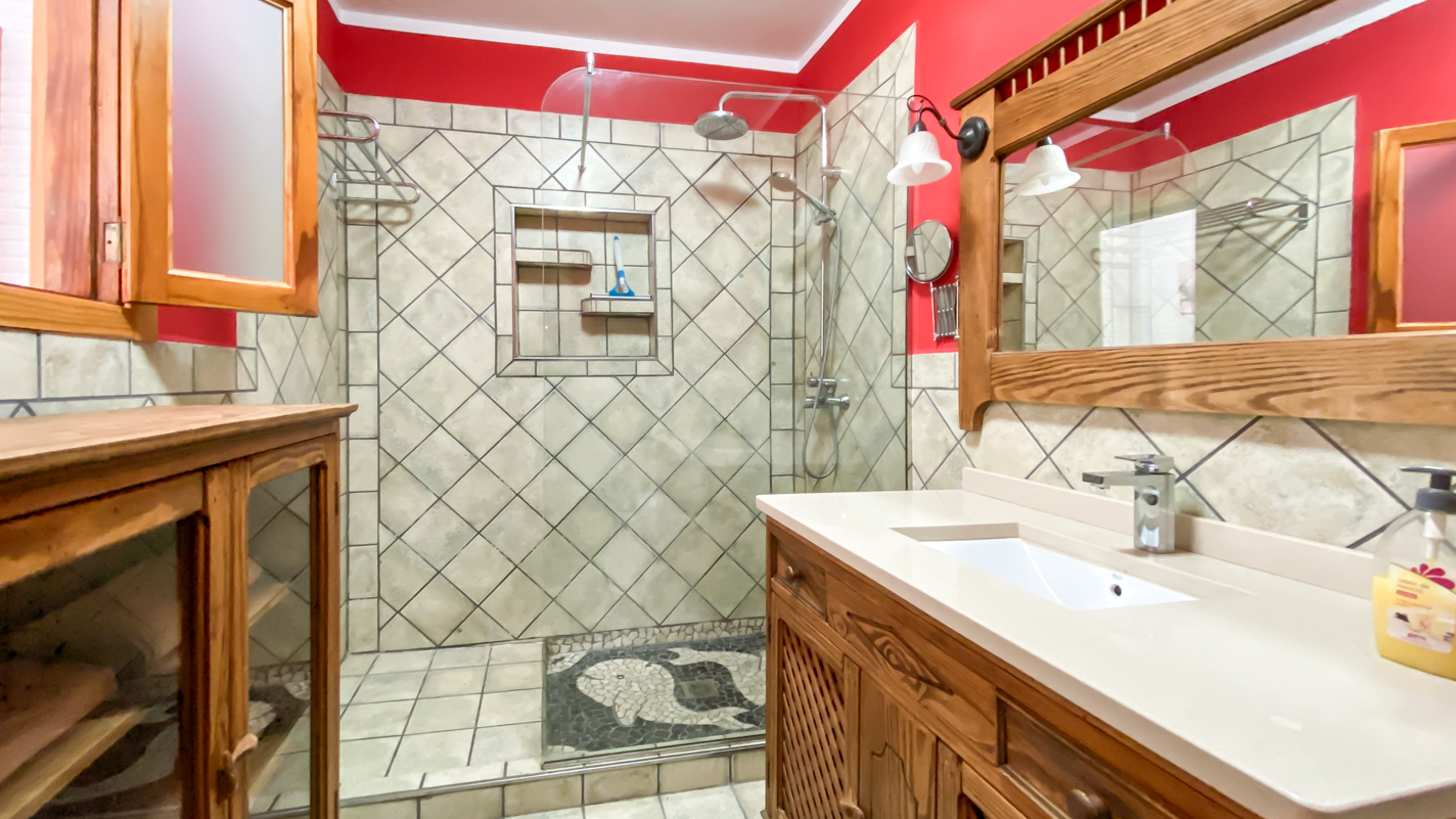 - Los Ancones - Roper Properties